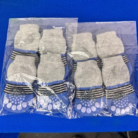 🐶🐾🦴Adorable Doggy Backpack & 2 Sets Little Paw Socks🐶🐾🦴 - Picture 6 of 6